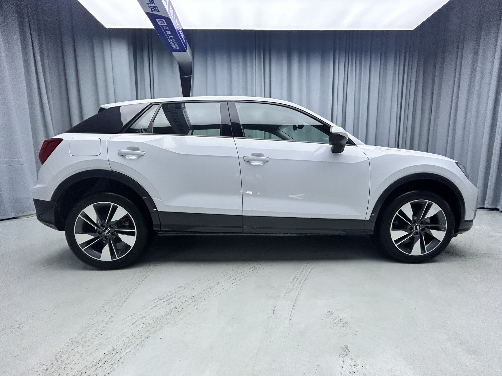 2022款 奥迪 Q2L 1.4TFSI 35TFSI 时尚致雅型