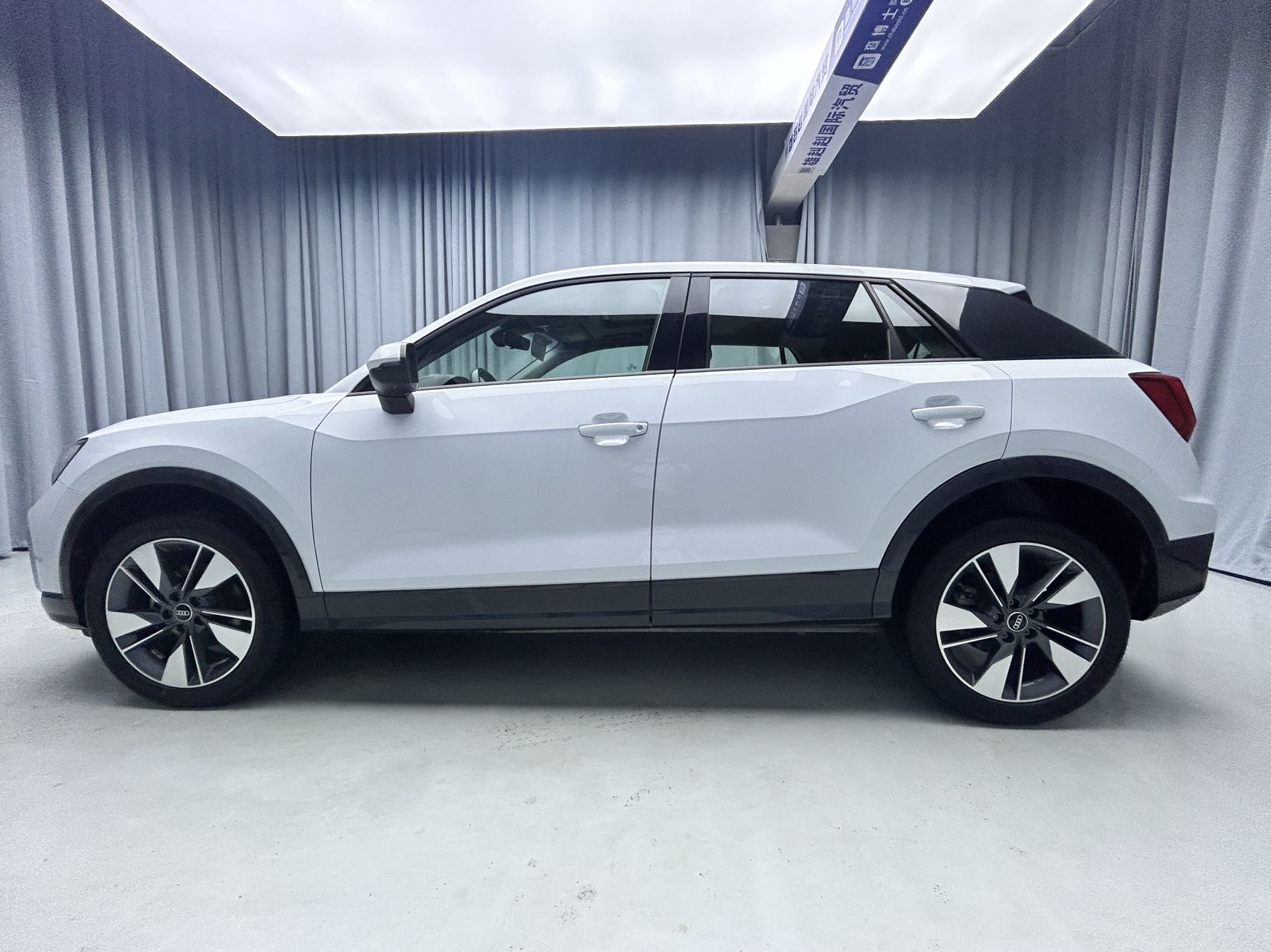 2022款 奥迪 Q2L 1.4TFSI 35TFSI 时尚致雅型
