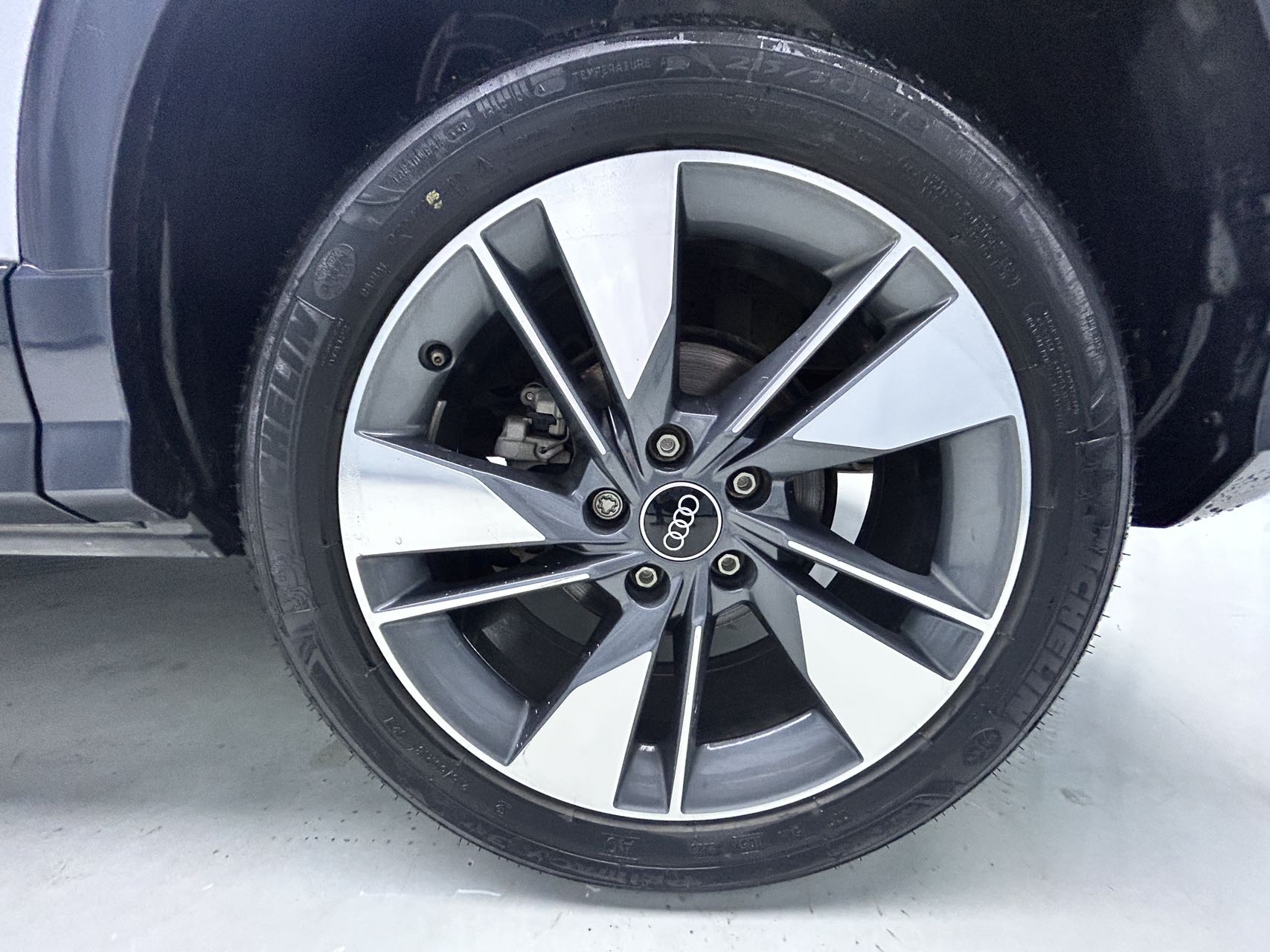 2022款 奥迪 Q2L 1.4TFSI 35TFSI 时尚致雅型