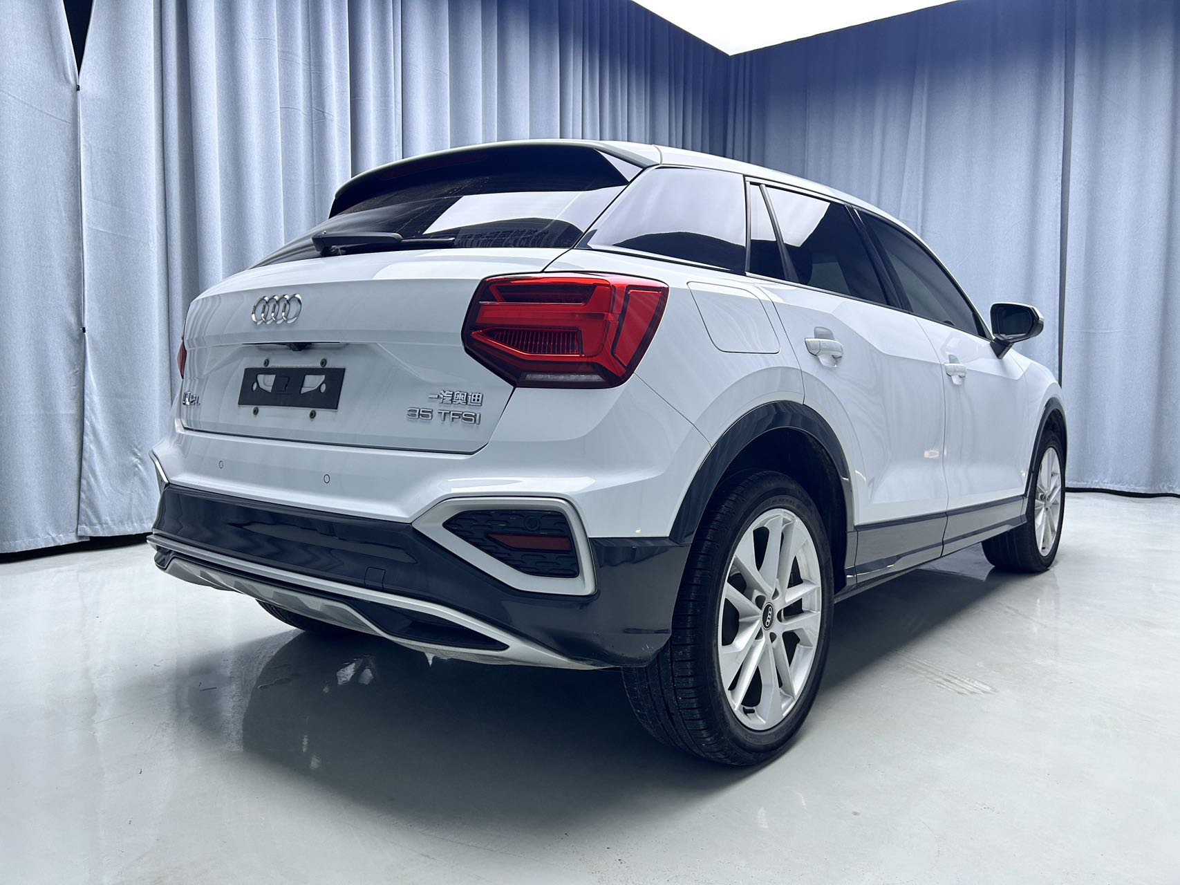 2022款 奥迪 Q2L 35 TFSI 豪华致雅