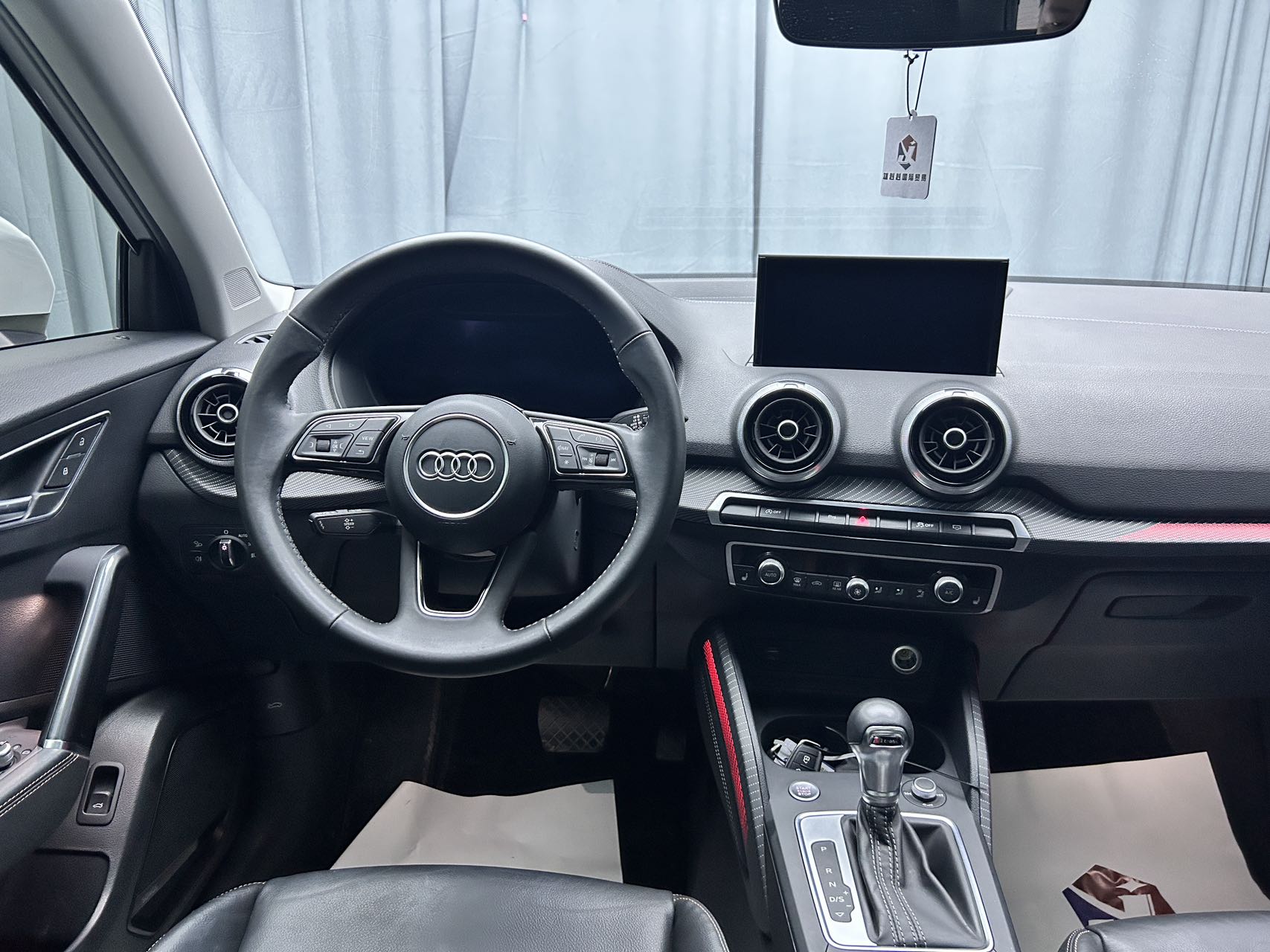2022款 奥迪 Q2L 35 TFSI 豪华致雅