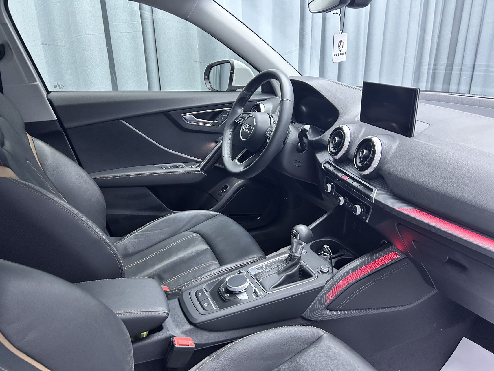 2022款 奥迪 Q2L 35 TFSI 豪华致雅