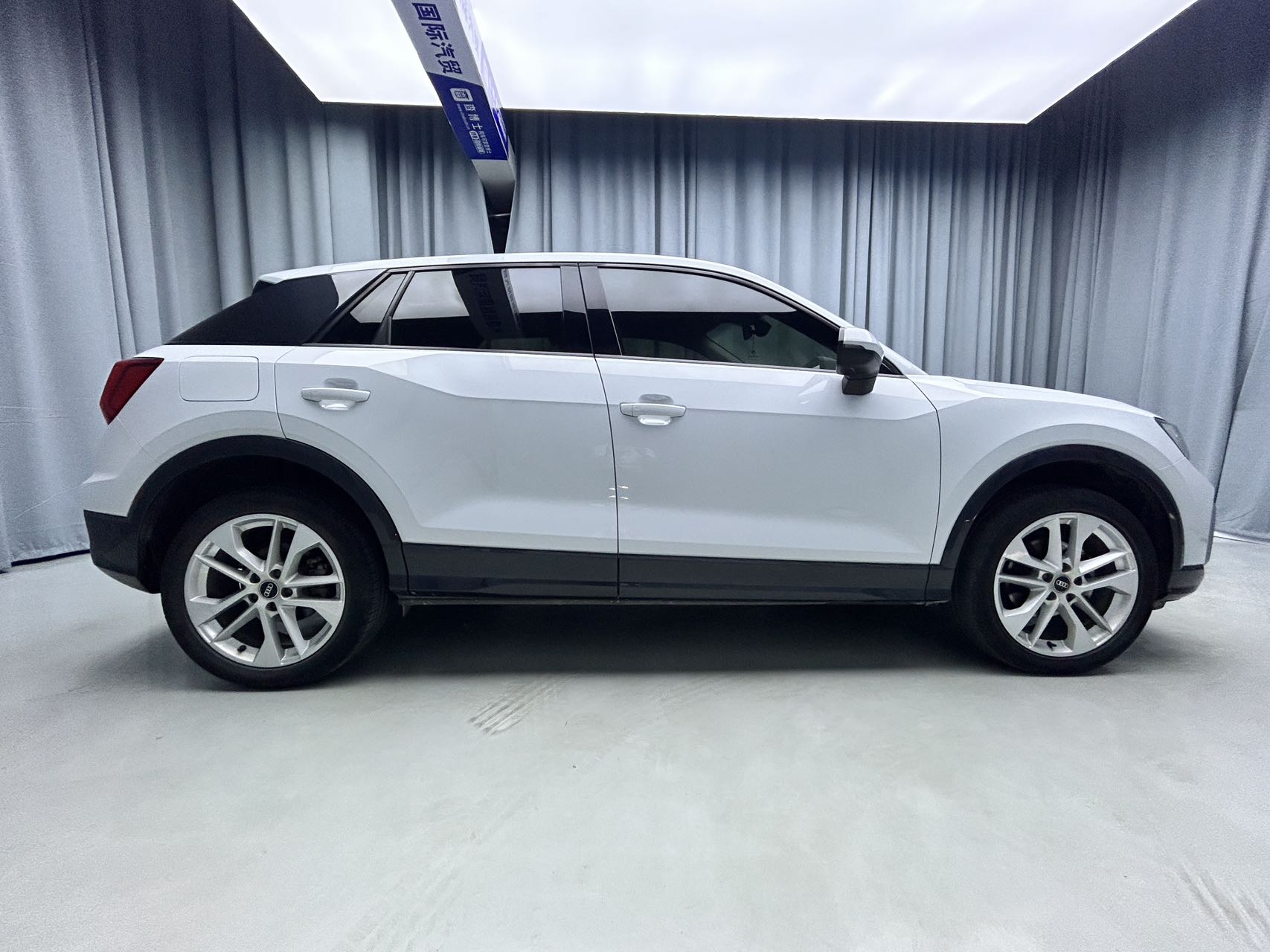 2022款 奥迪 Q2L 35 TFSI 豪华致雅