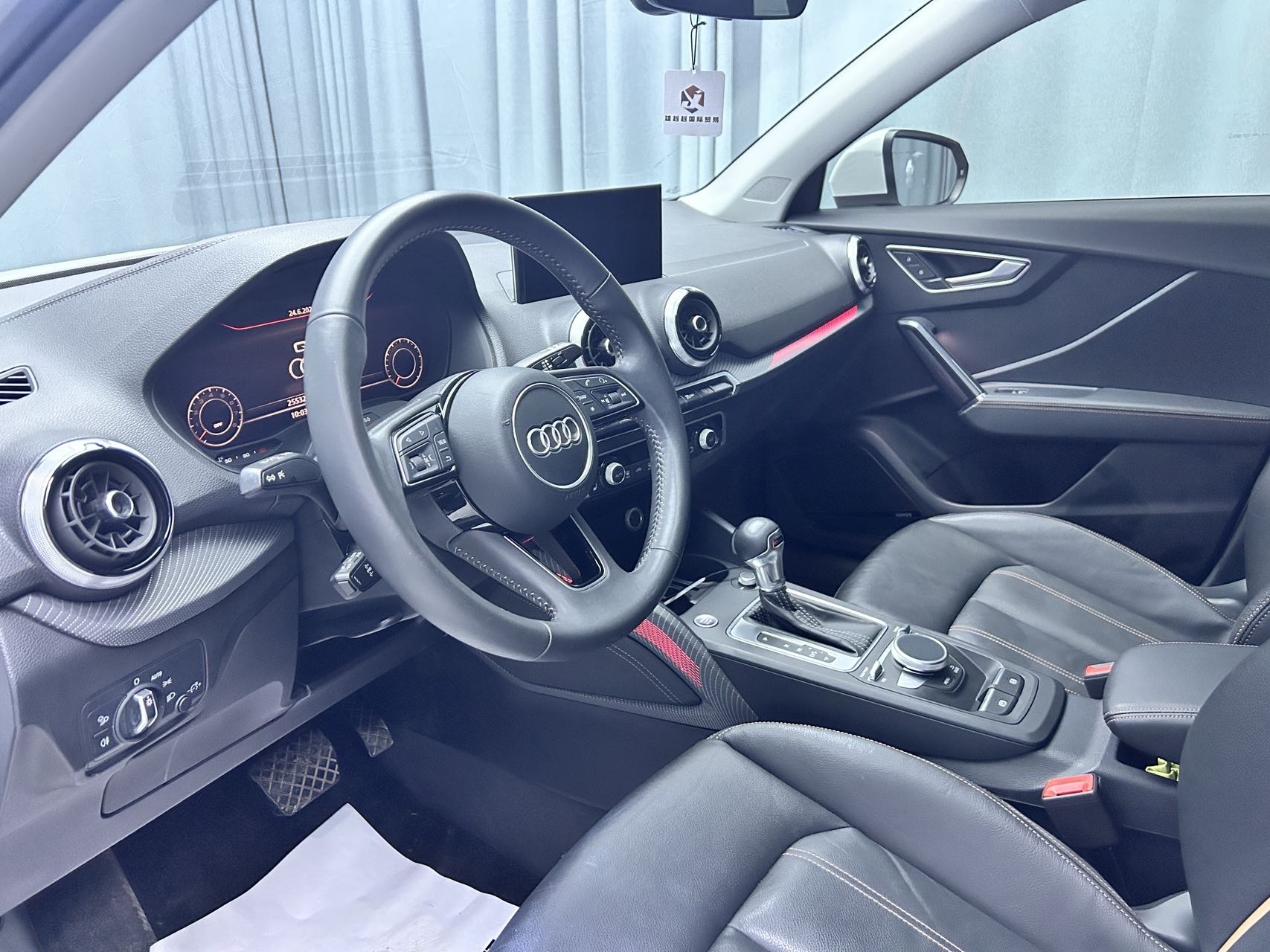 2022款 奥迪 Q2L 35 TFSI 豪华致雅
