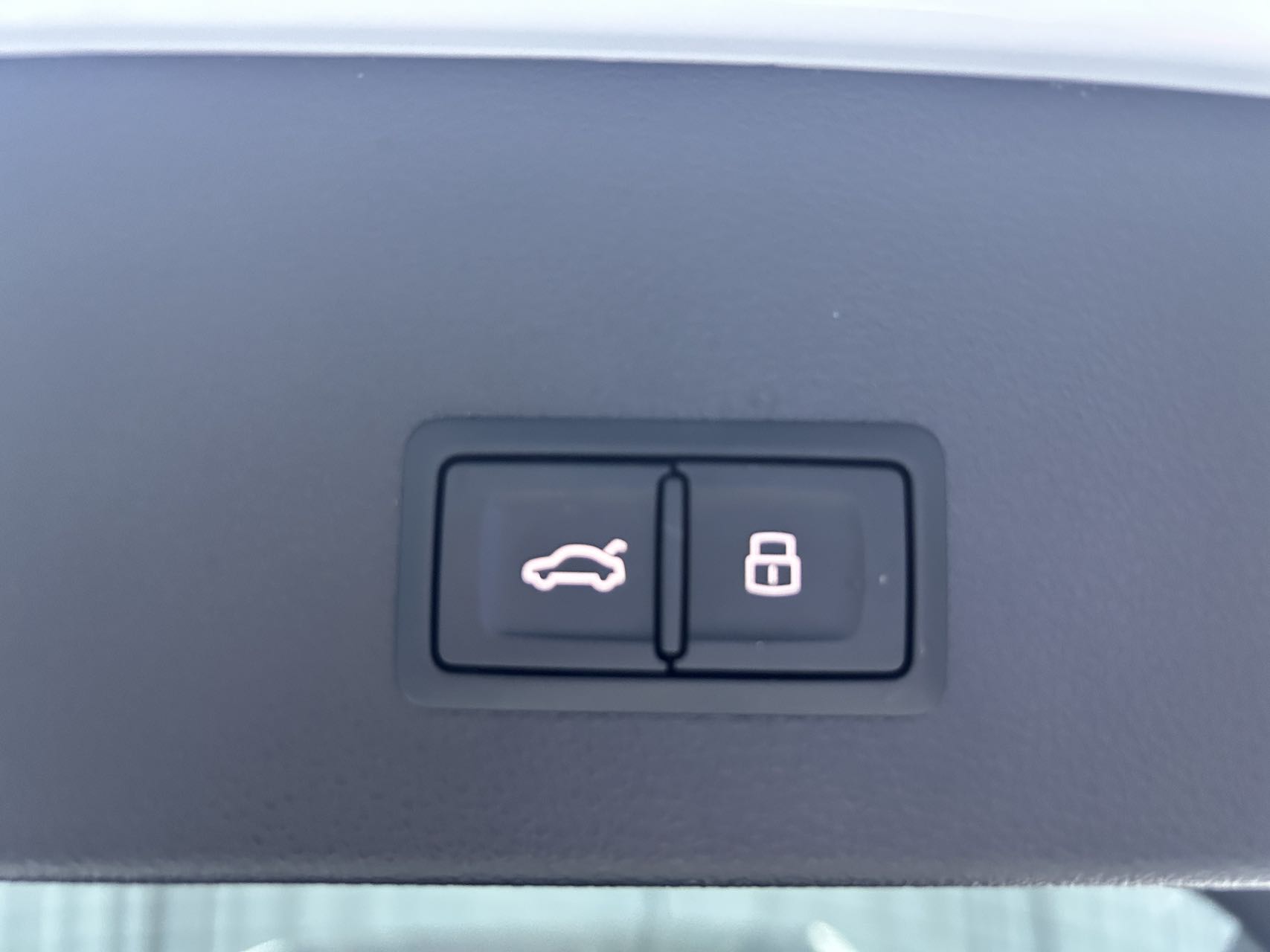 2022款 奥迪 Q2L 35 TFSI 豪华致雅