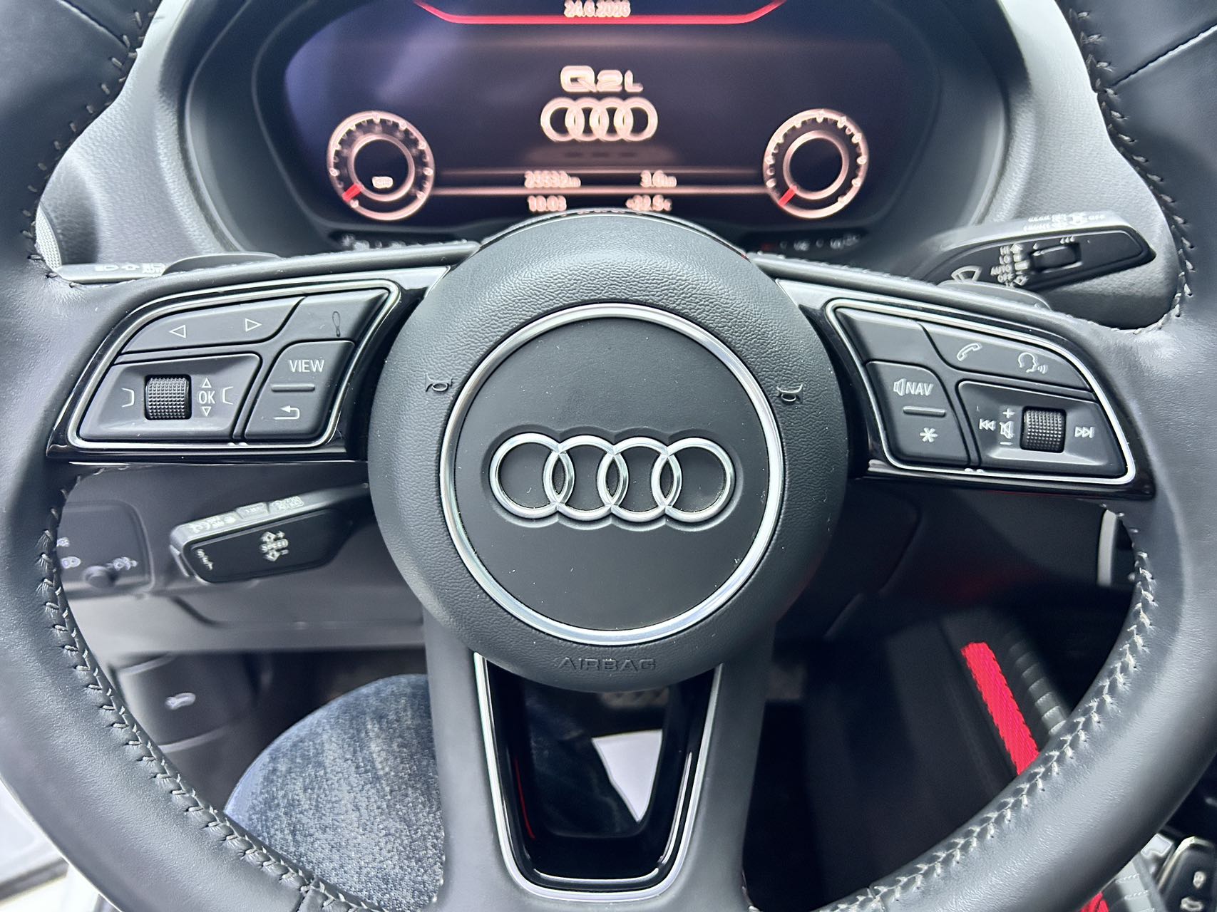 2022款 奥迪 Q2L 35 TFSI 豪华致雅